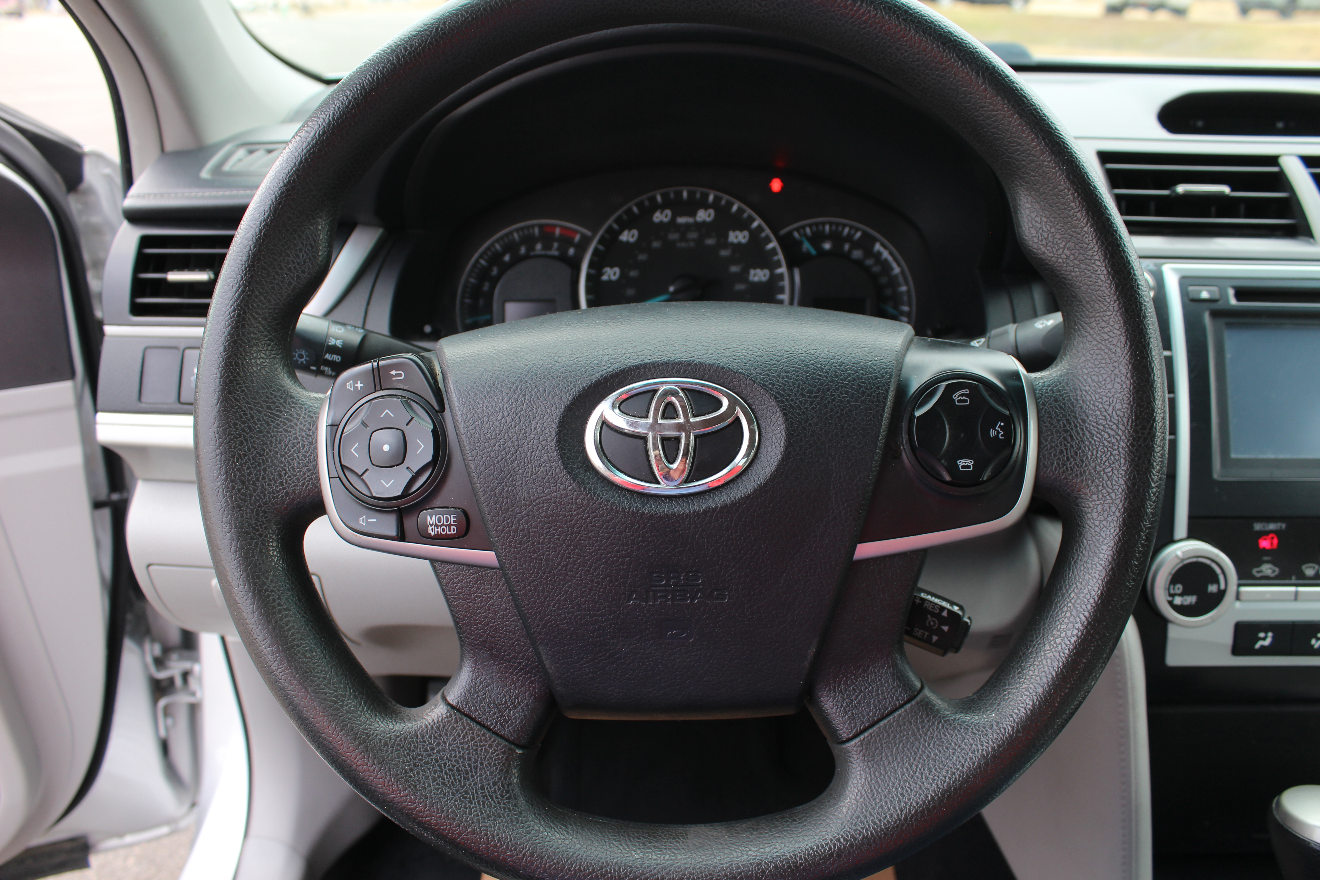 Vehicle image 19 of 52
