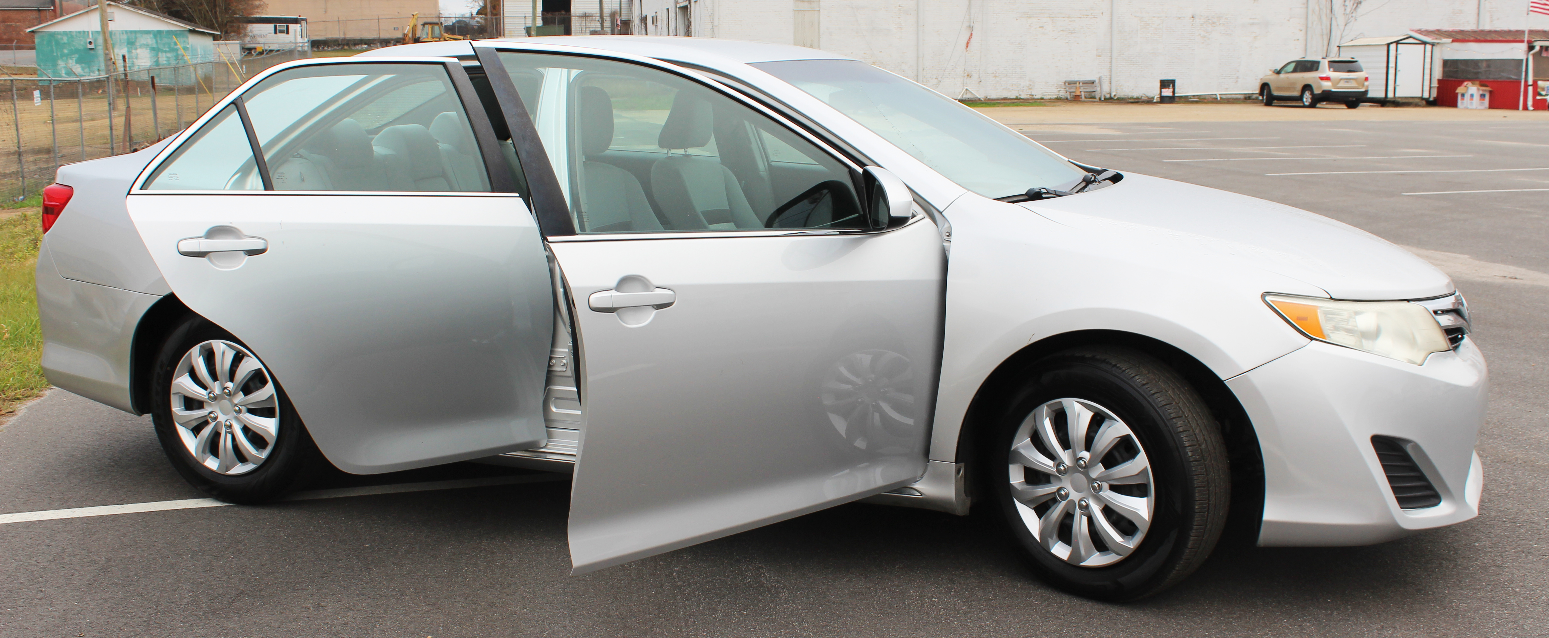 Vehicle image 6 of 52