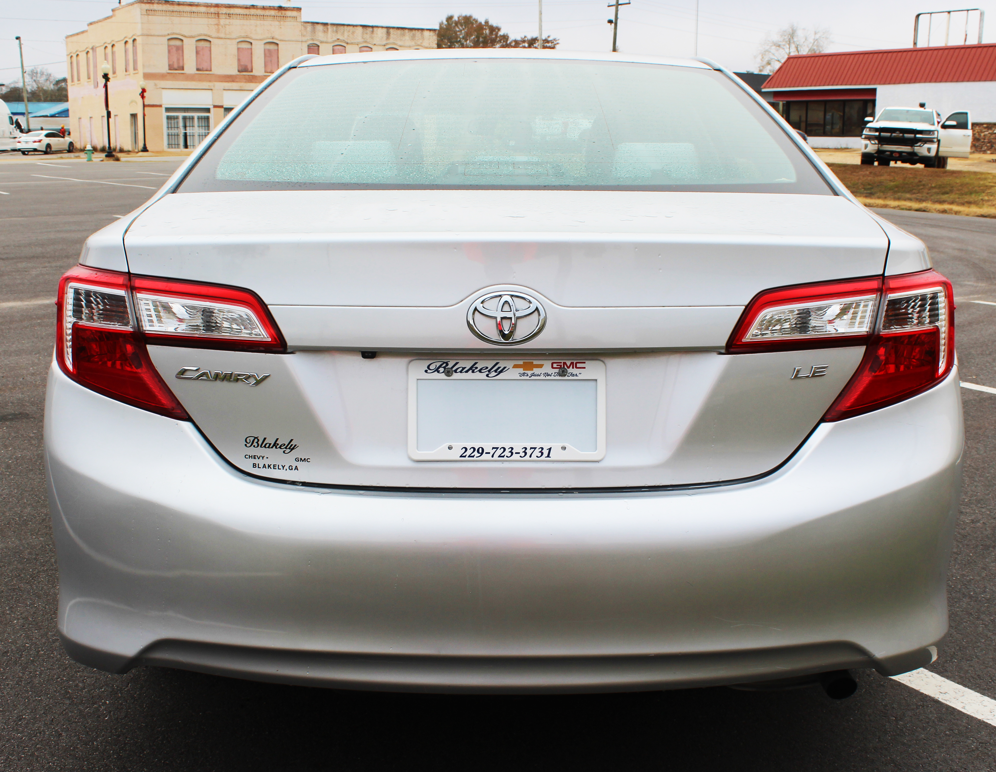 Vehicle image 10 of 52
