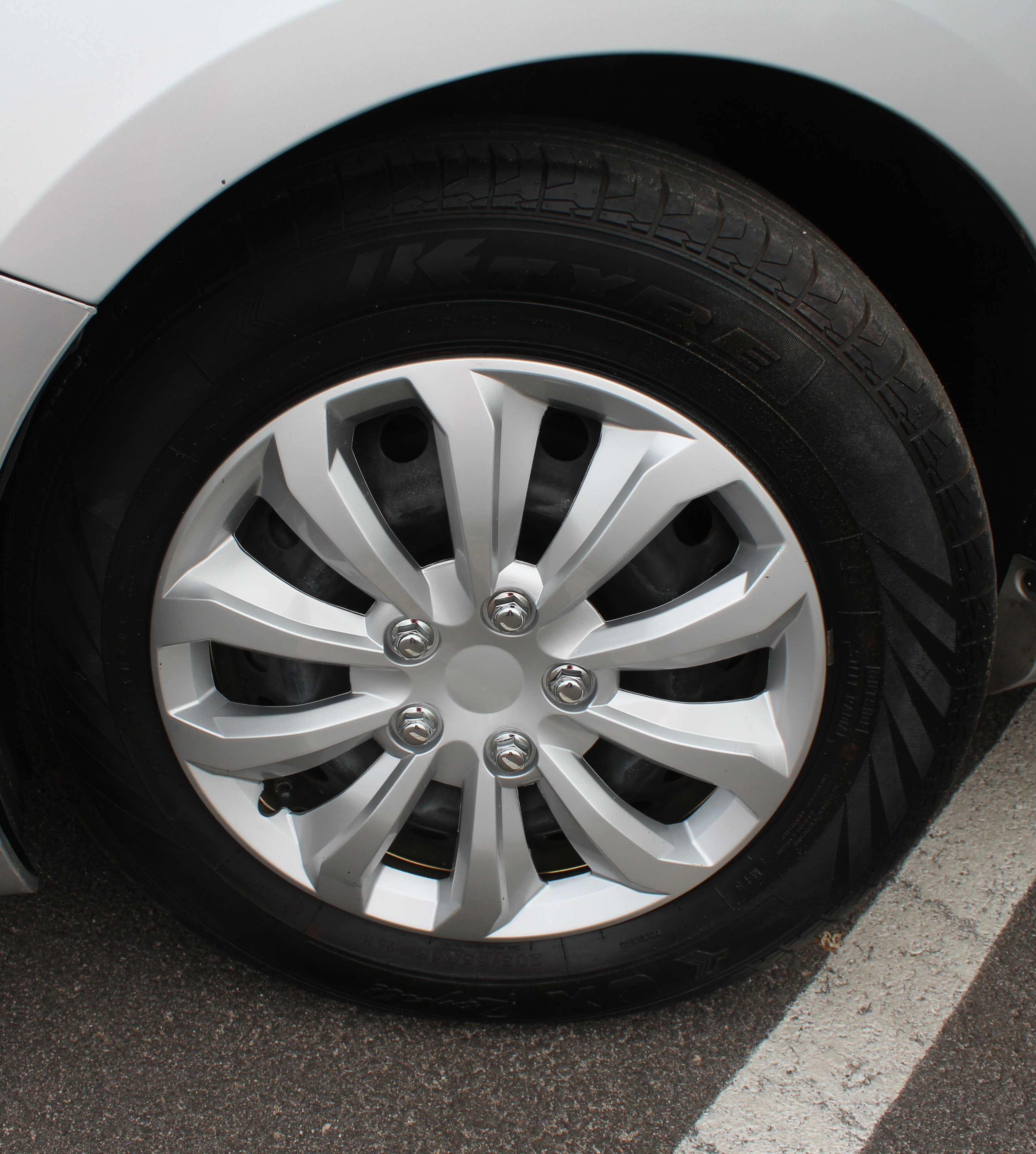 Vehicle image 49 of 52
