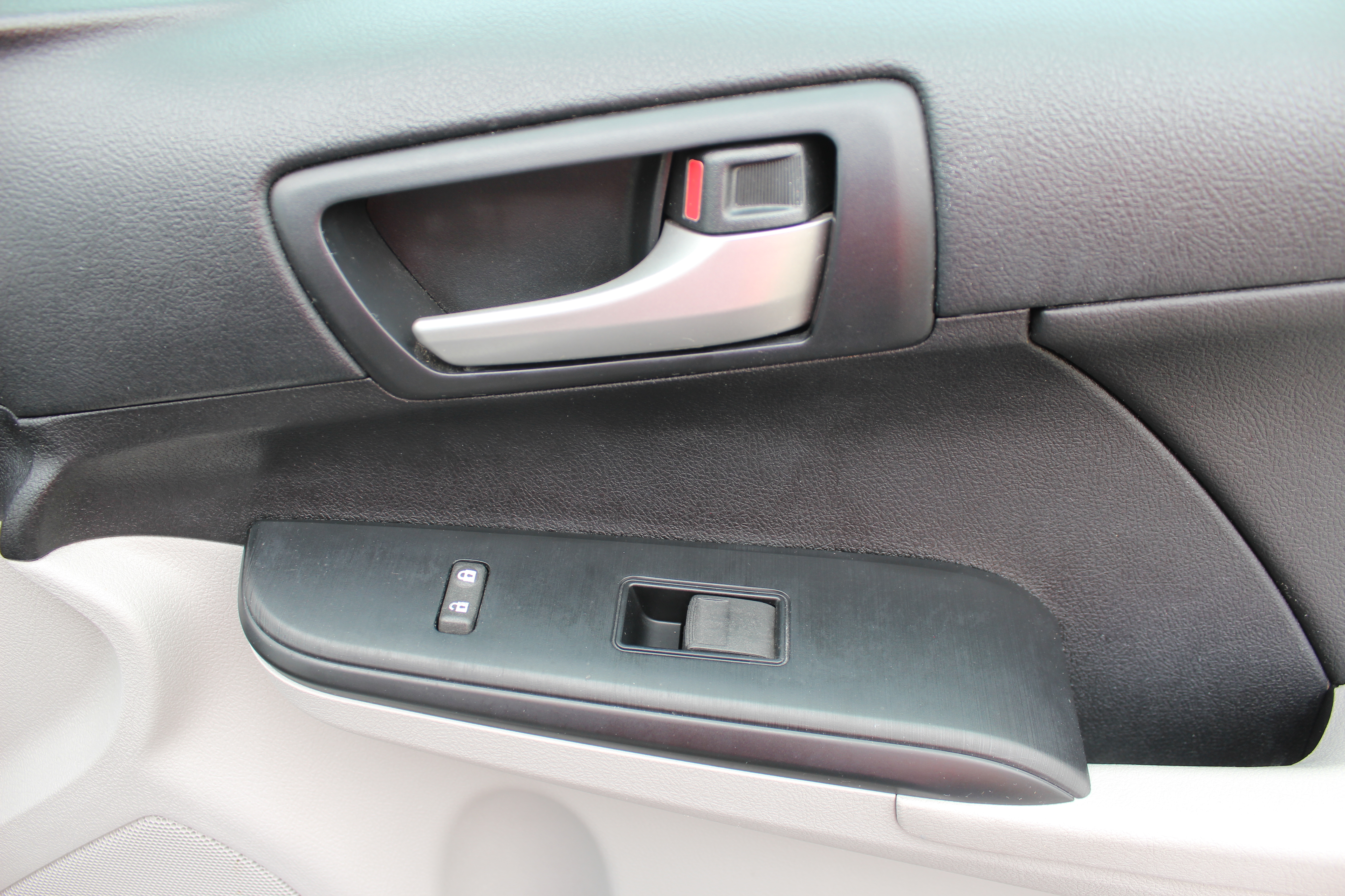 Vehicle image 47 of 52