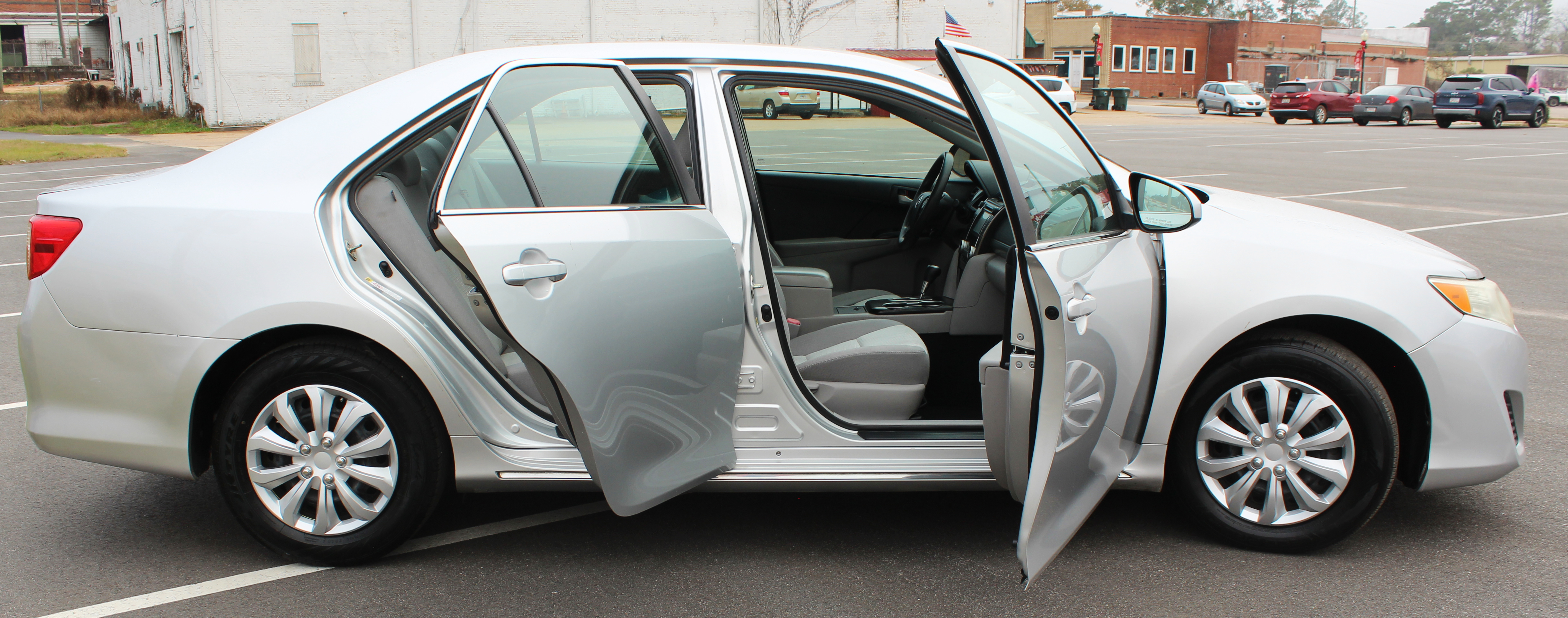 Vehicle image 8 of 52