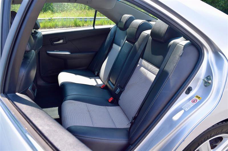 Vehicle image 20 of 36
