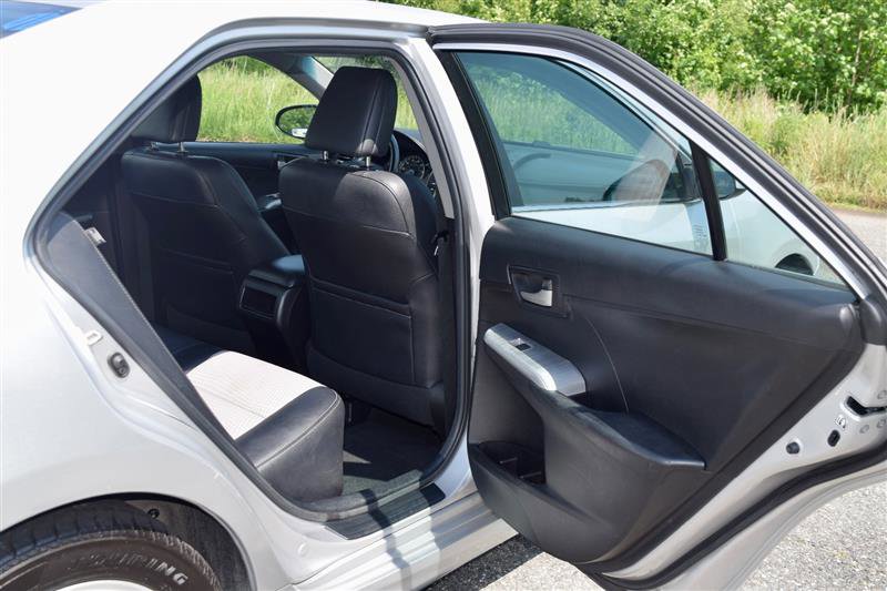 Vehicle image 16 of 36