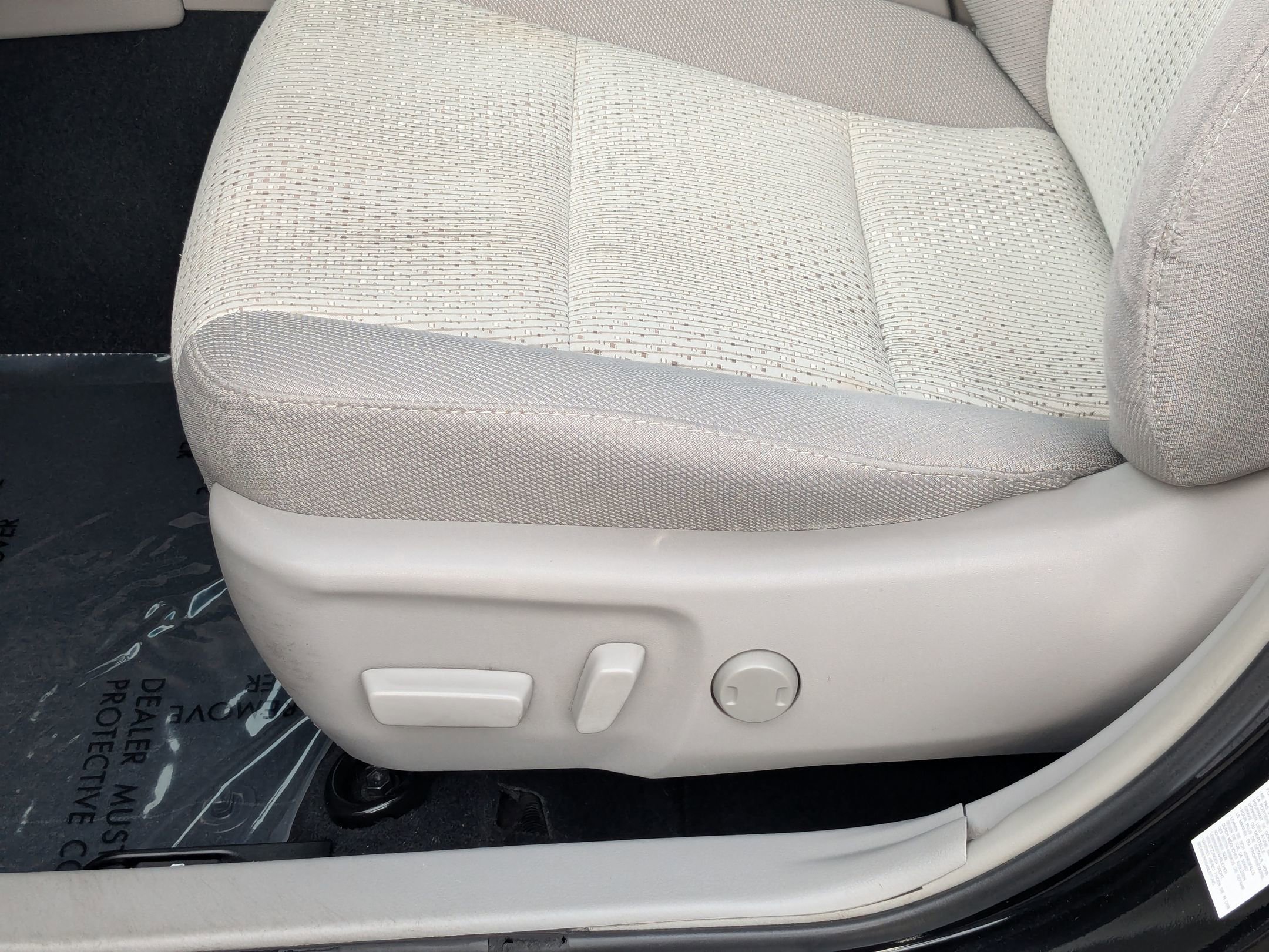 Vehicle image 12 of 34