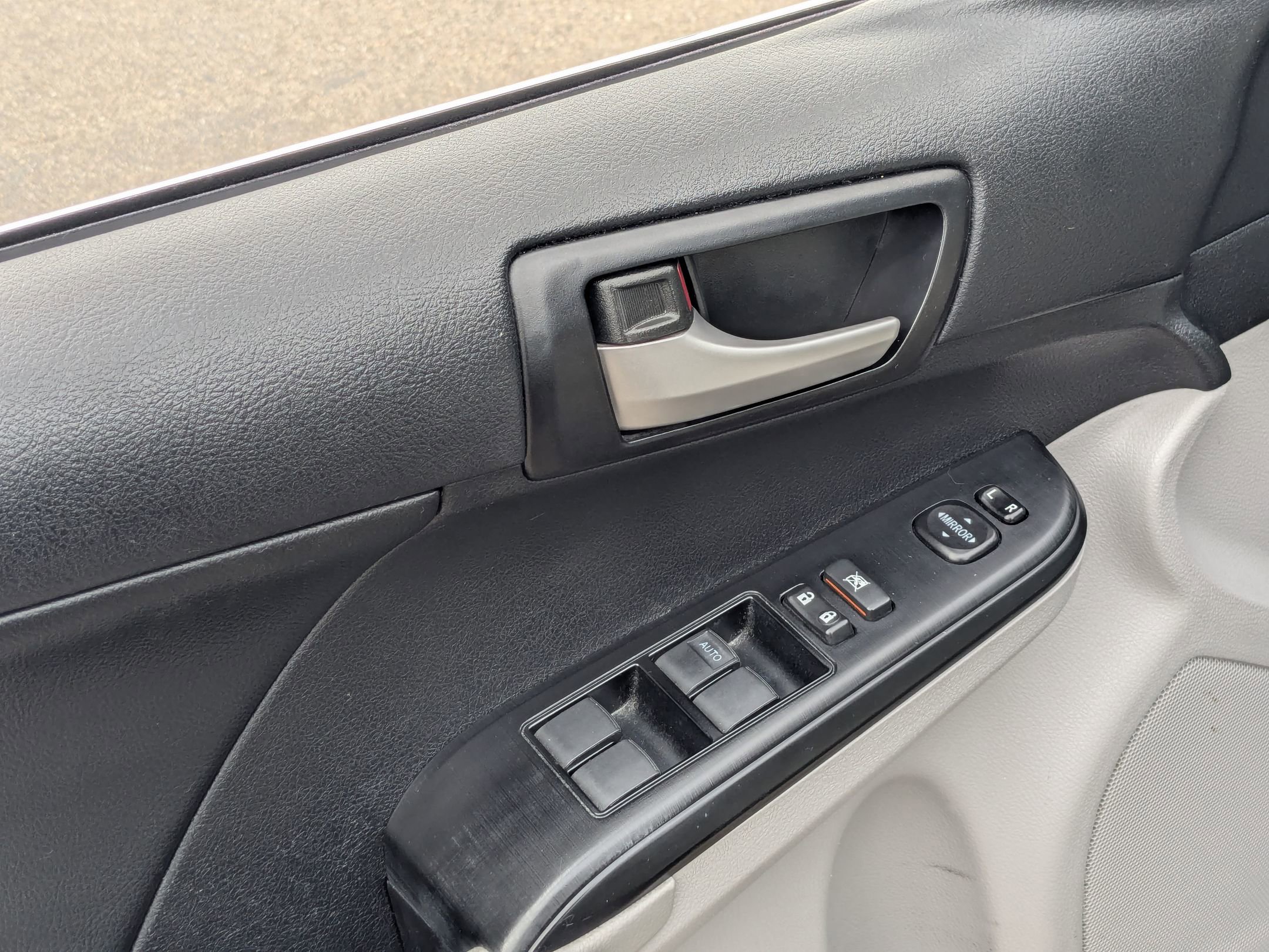 Vehicle image 9 of 34