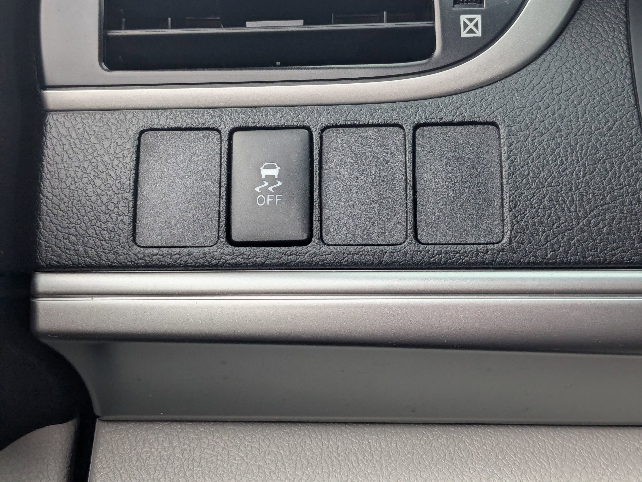 Vehicle image 18 of 34