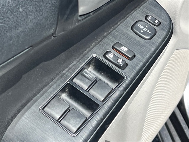 Vehicle image 24 of 30