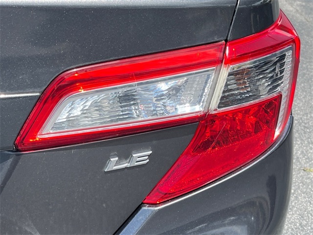 Vehicle image 28 of 30