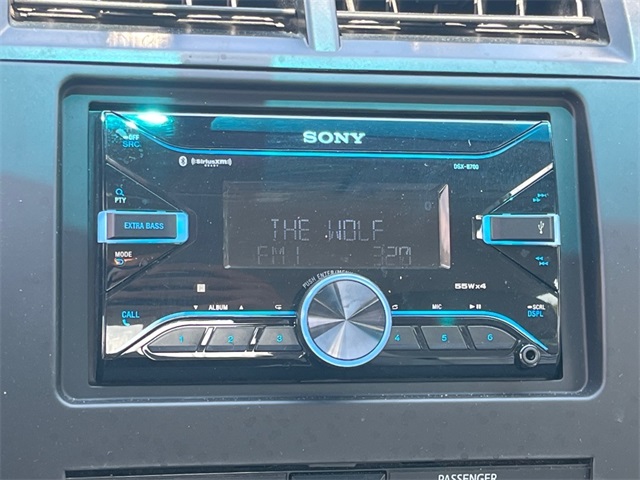 Vehicle image 11 of 30