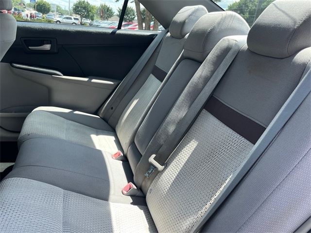 Vehicle image 26 of 30