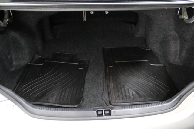 Vehicle image 20 of 23