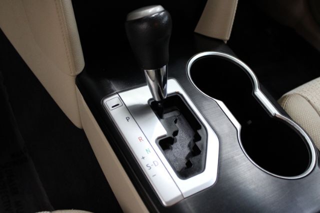 Vehicle image 9 of 23