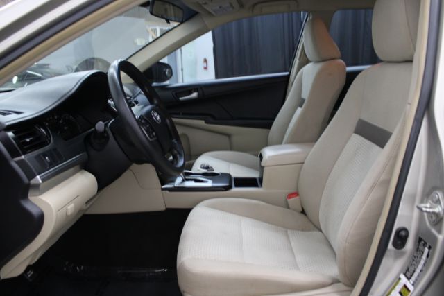Vehicle image 15 of 23