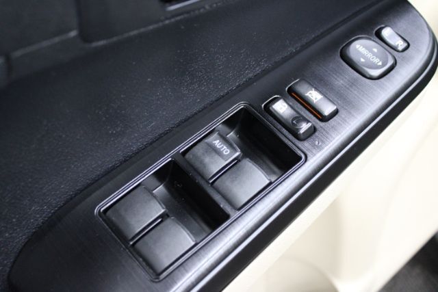 Vehicle image 16 of 23
