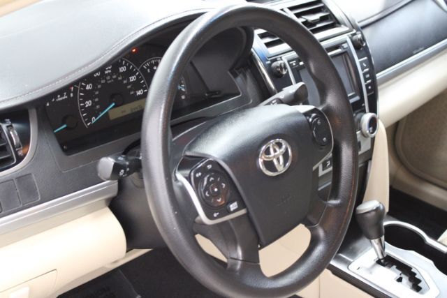 Vehicle image 17 of 23