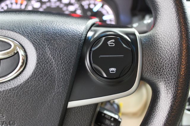 Vehicle image 11 of 23