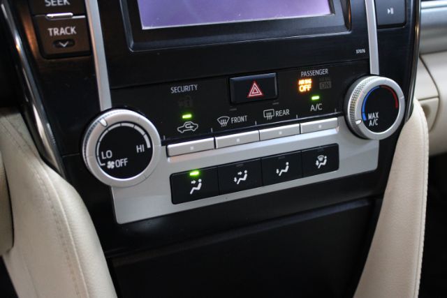 Vehicle image 18 of 23