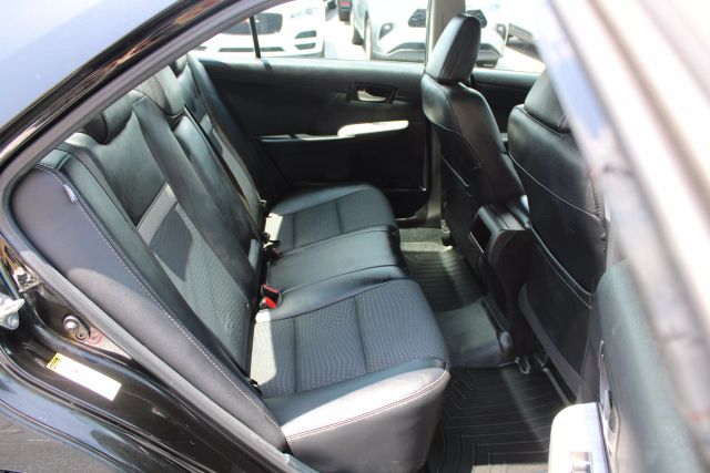 Vehicle image 13 of 33