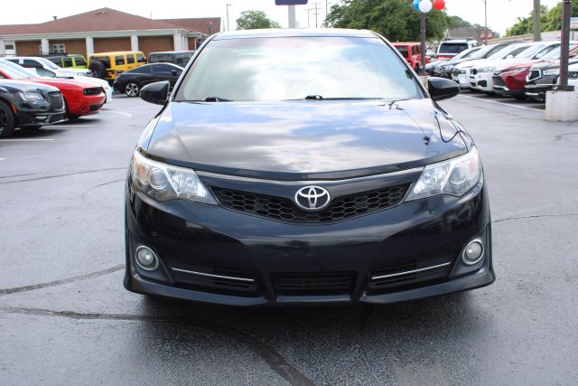 Vehicle image 2 of 33