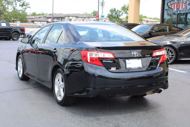 Vehicle image 6 of 33