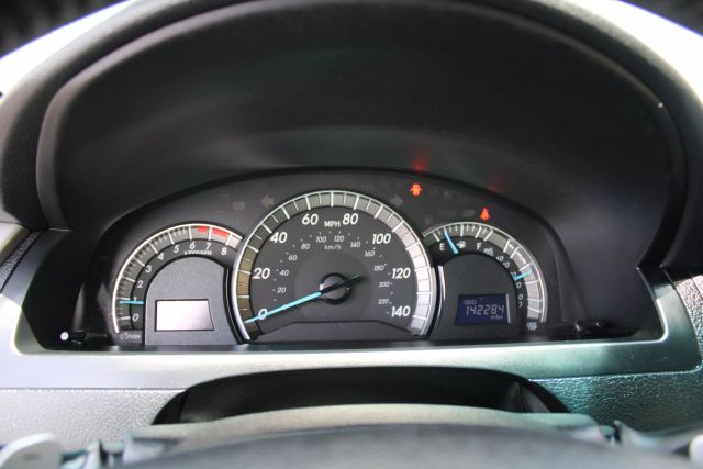 Vehicle image 19 of 33