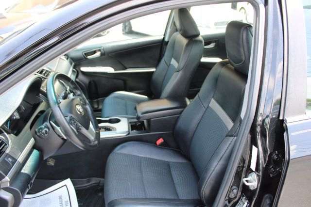 Vehicle image 12 of 33