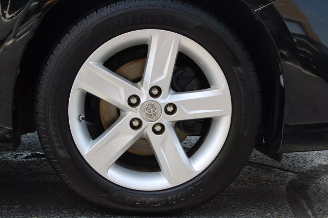 Vehicle image 8 of 33