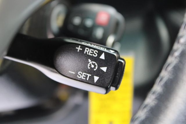 Vehicle image 26 of 33