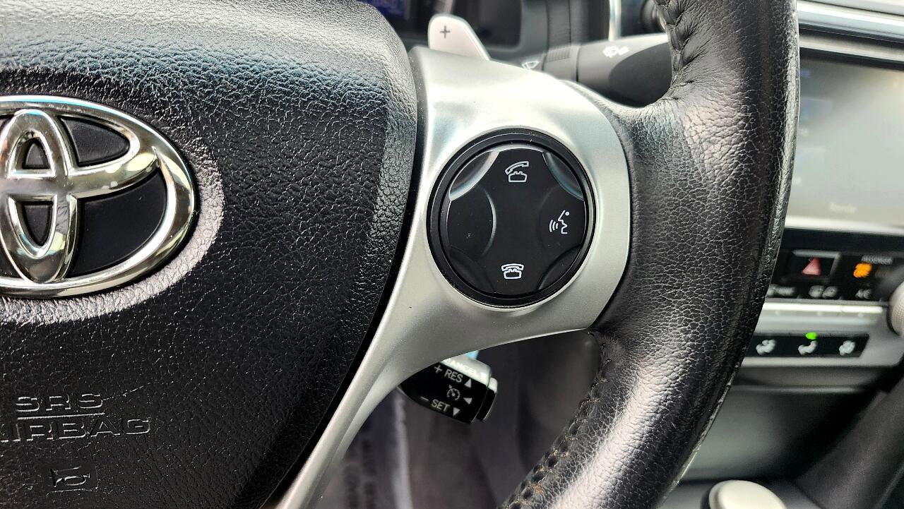 Vehicle image 16 of 41