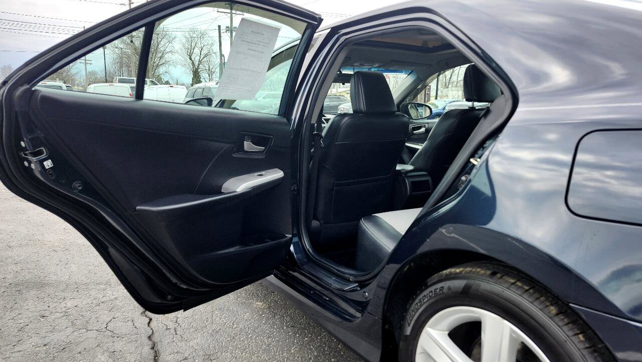 Vehicle image 28 of 41