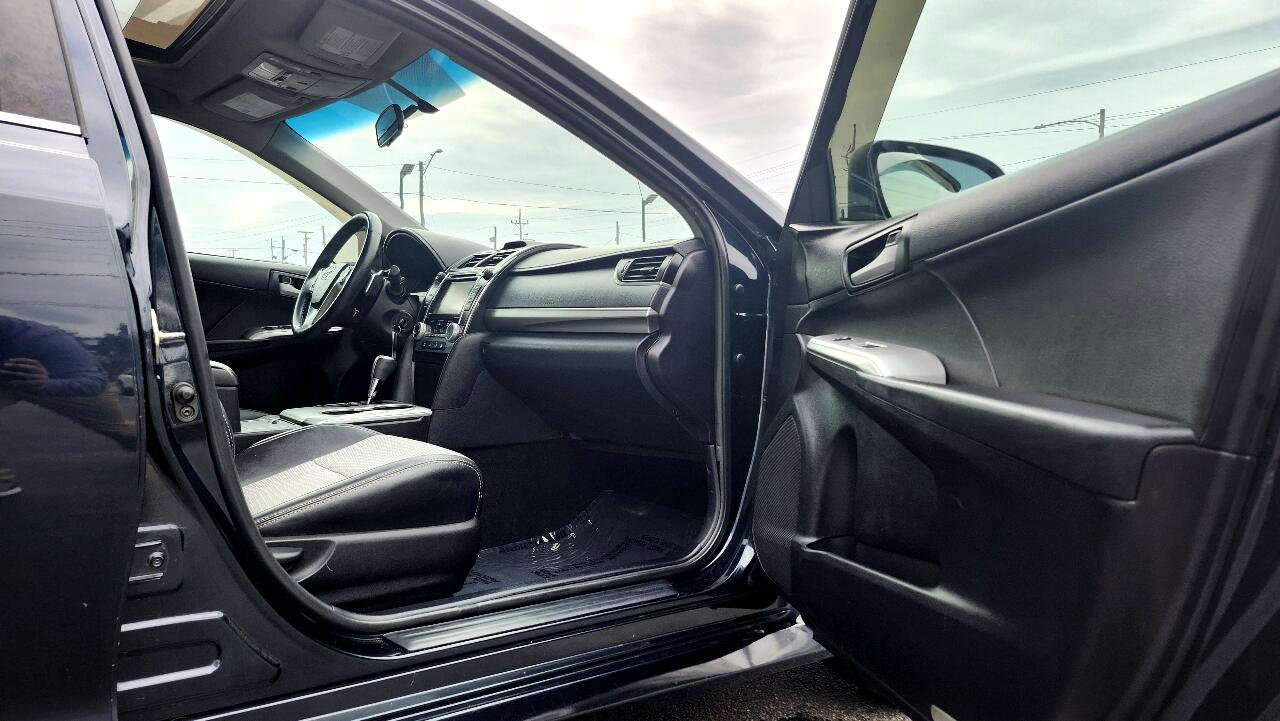 Vehicle image 27 of 41