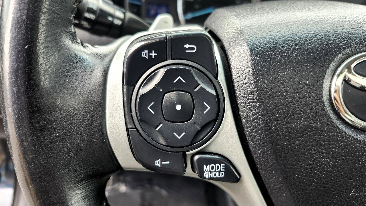 Vehicle image 15 of 41
