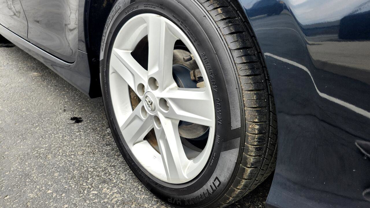 Vehicle image 37 of 41