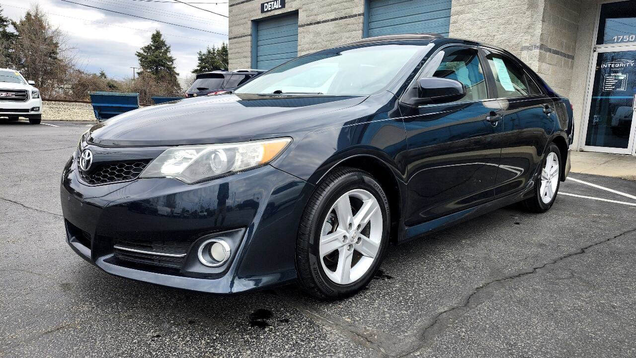 Vehicle image 2 of 41