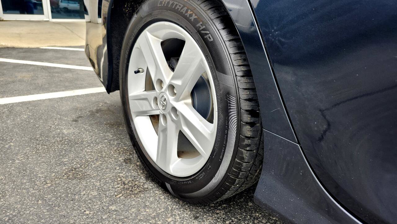 Vehicle image 38 of 41
