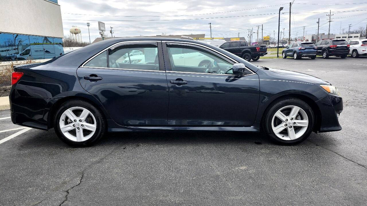 Vehicle image 4 of 41