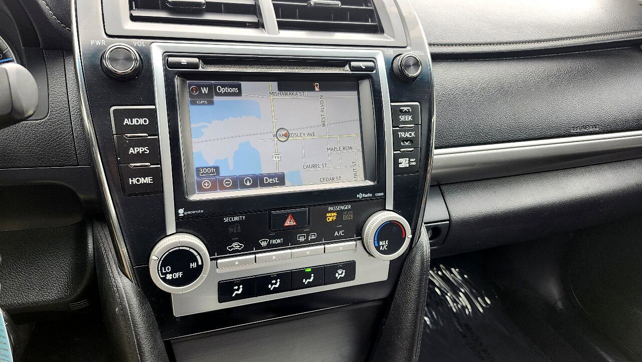 Vehicle image 21 of 41