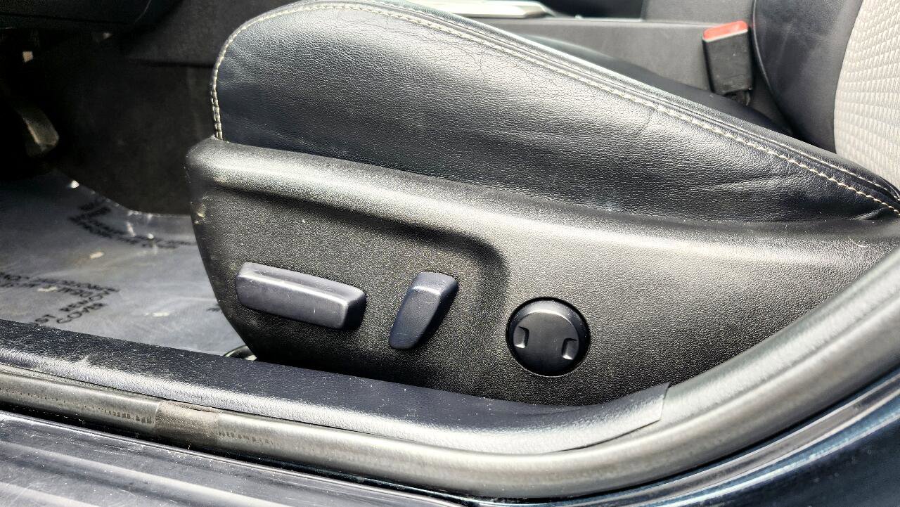 Vehicle image 12 of 41