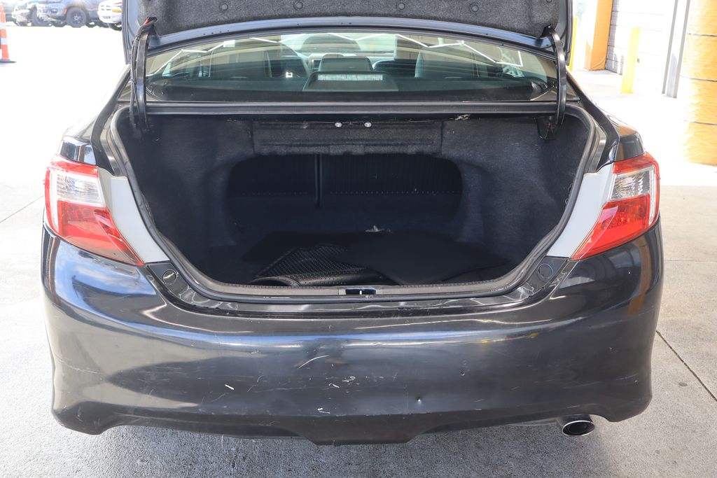 Vehicle image 10 of 36