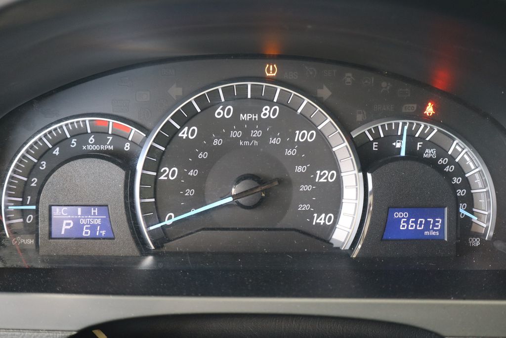 Vehicle image 21 of 36