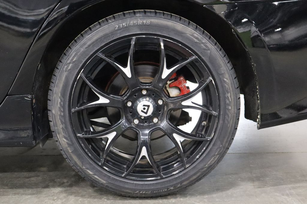 Vehicle image 35 of 36