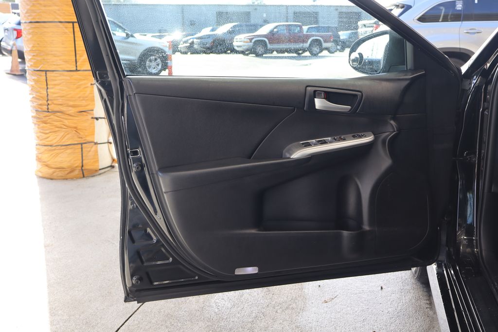 Vehicle image 12 of 36