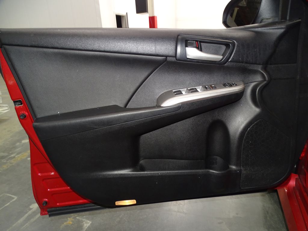 Vehicle image 11 of 35
