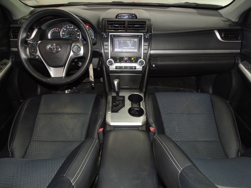 Vehicle image 22 of 35