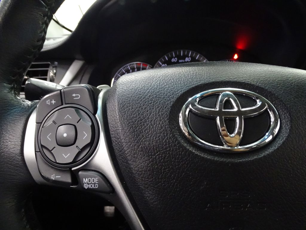 Vehicle image 18 of 35