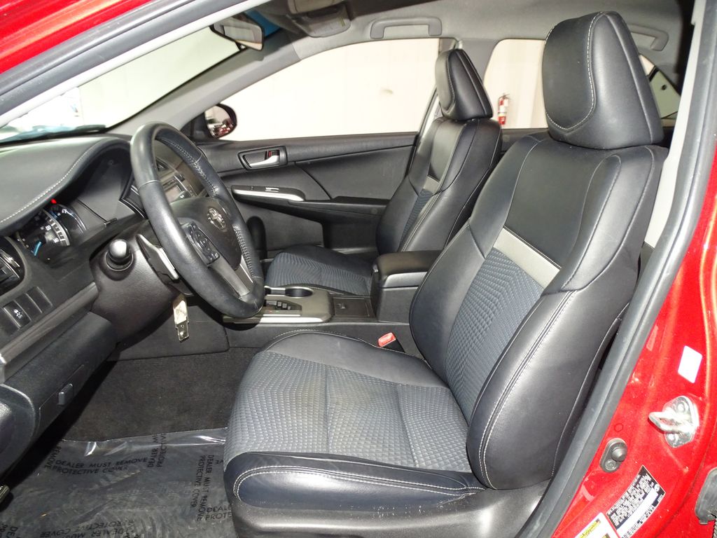 Vehicle image 7 of 35