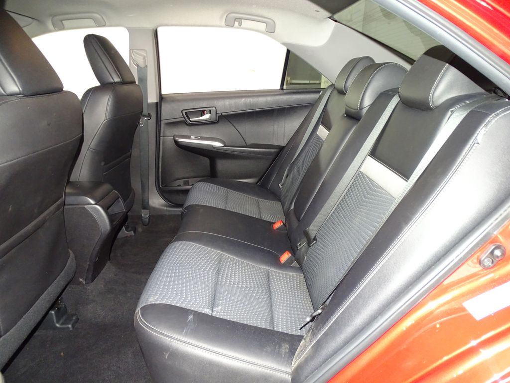 Vehicle image 8 of 35