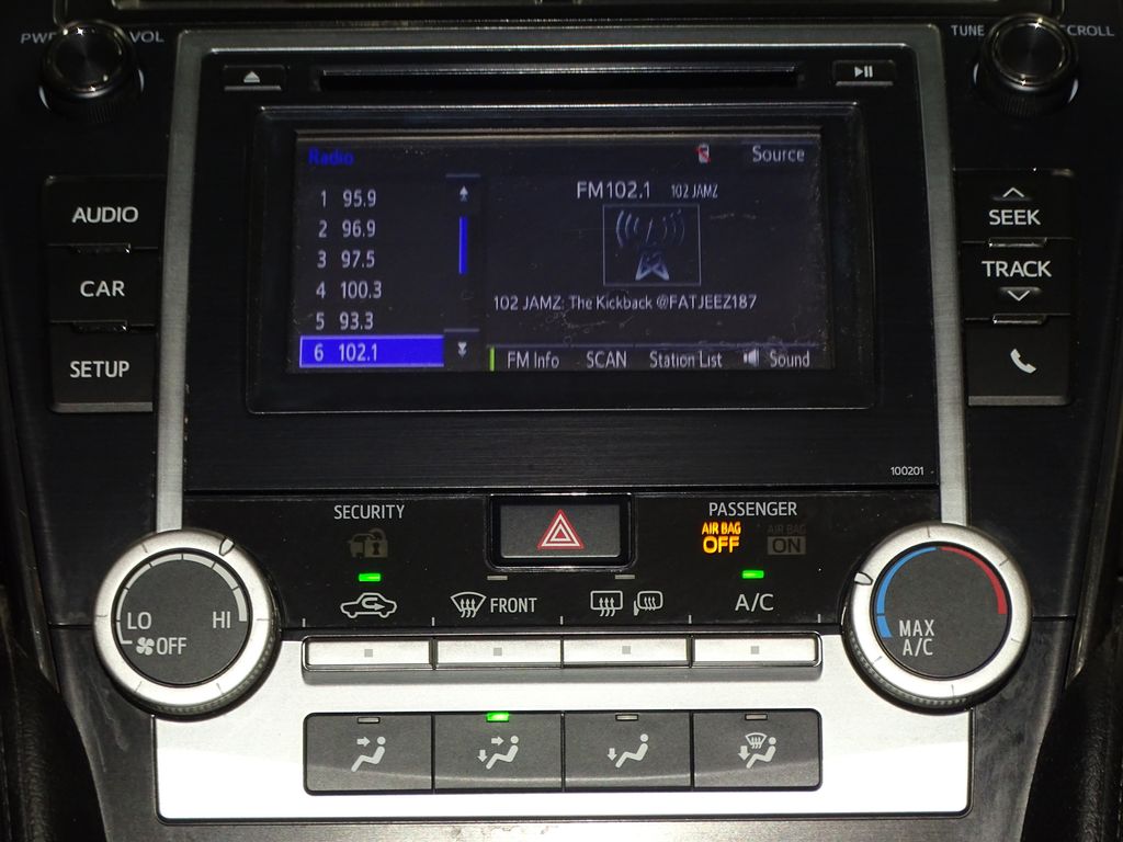 Vehicle image 23 of 35