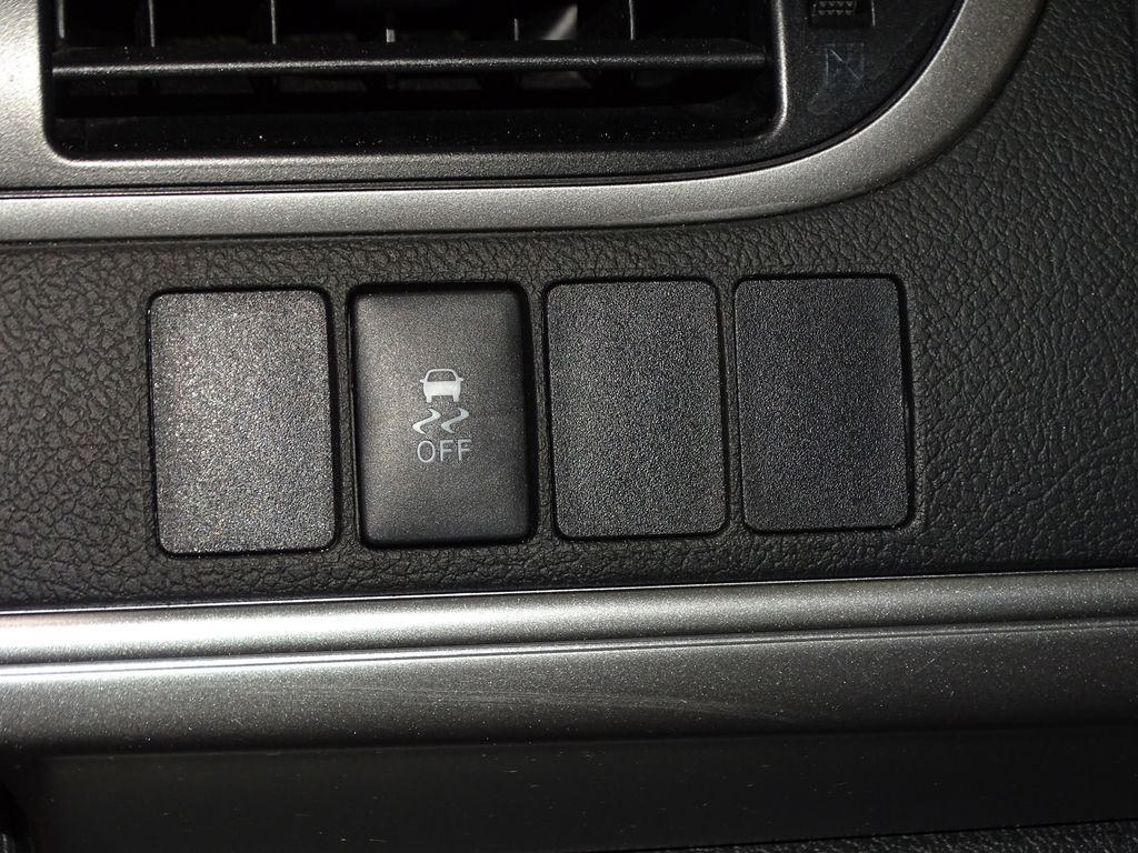 Vehicle image 13 of 35